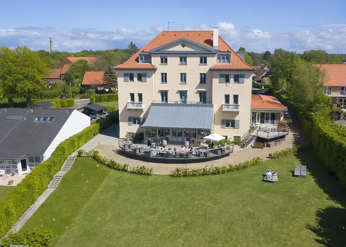 Bretagne Hotel 4*