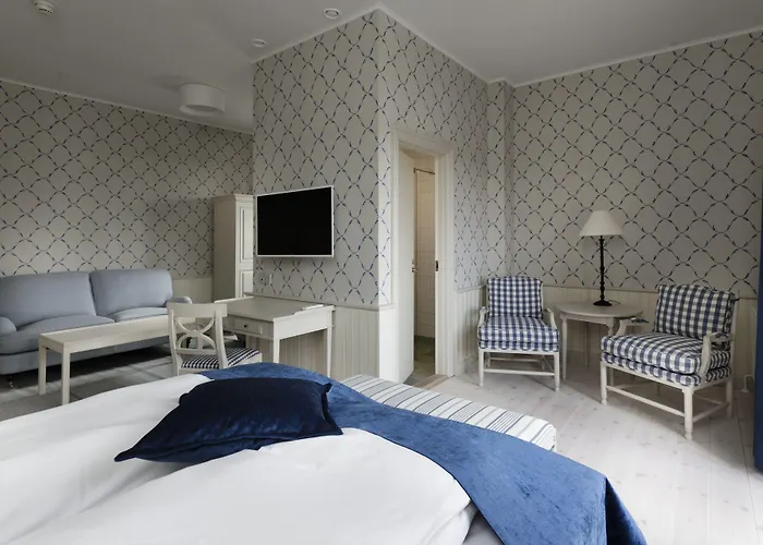 Bretagne Hotel 4*